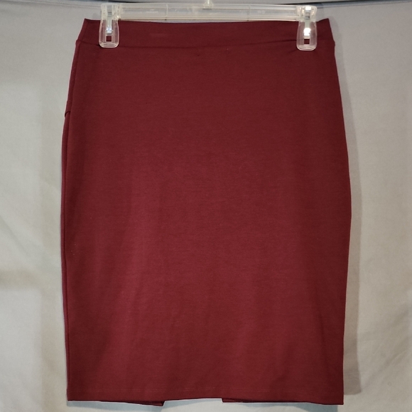NWT Fitted Burgundy Skirt W/ Slit - Picture 3 of 6